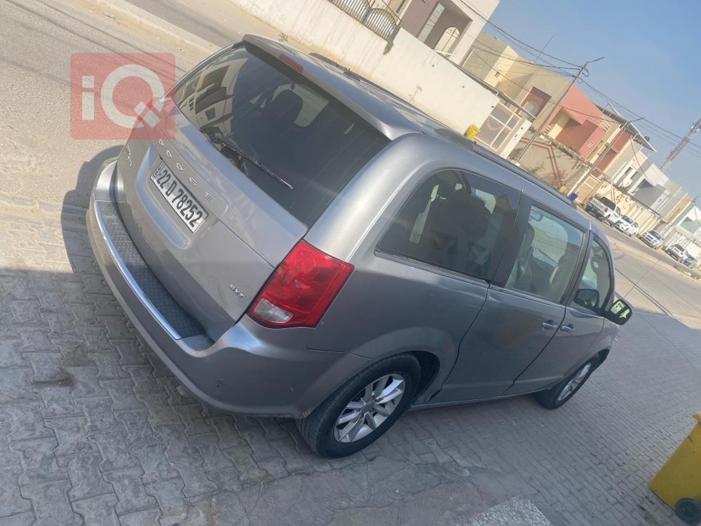 دودج جراند كارافان